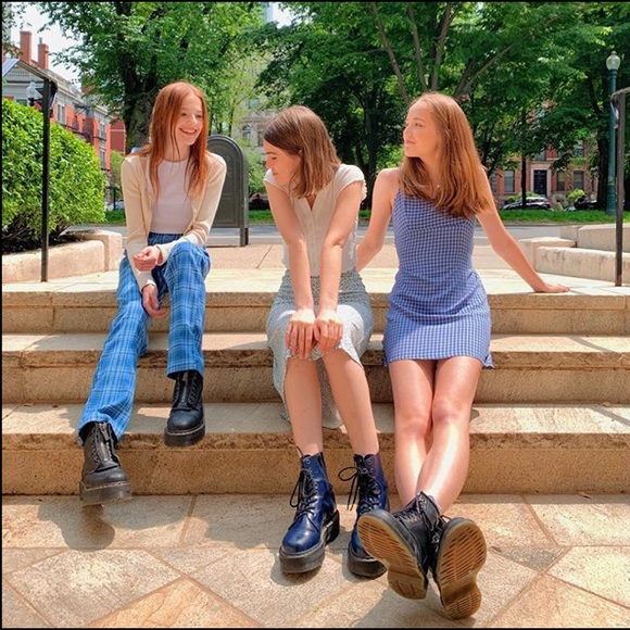 Brandy Melville jgalt blue plaid Tilden pants NWOT - Picture 4 of 7